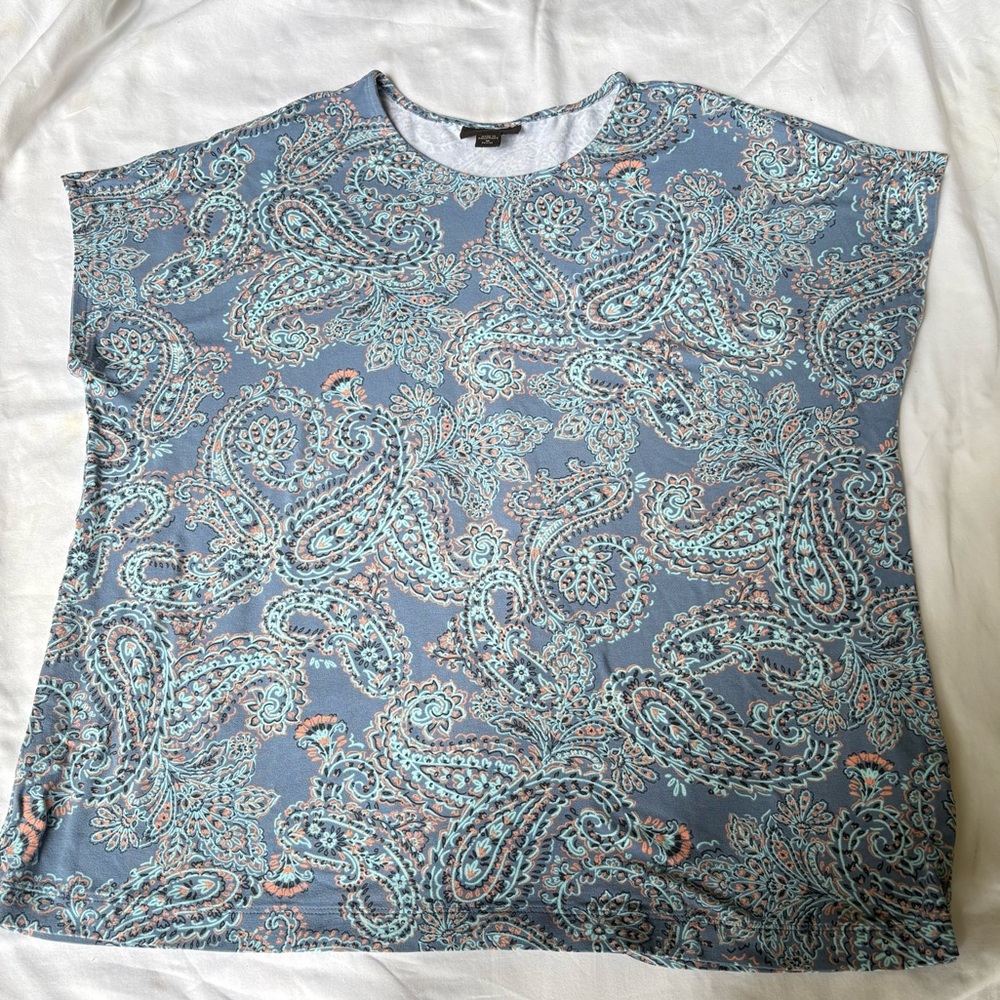 J JILL Wearever Top Paisley FLoral Short Sleeve Blouse Jersey Stretch M Petite